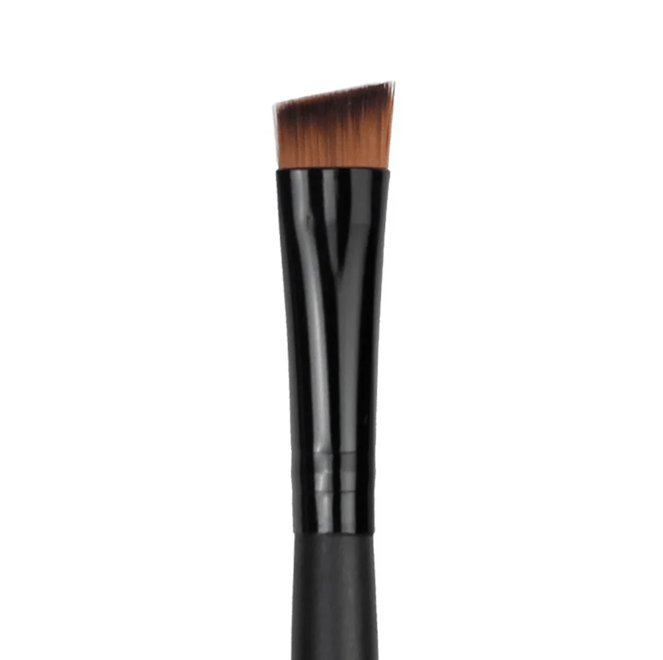 Angled Definer 913 - Pro Makeup Brush - Image 2