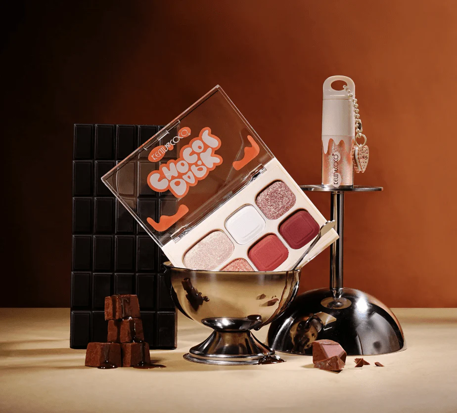 Dark Chocolate Eyeshadow & Highlighter Palette with Lip Gloss - Image 2