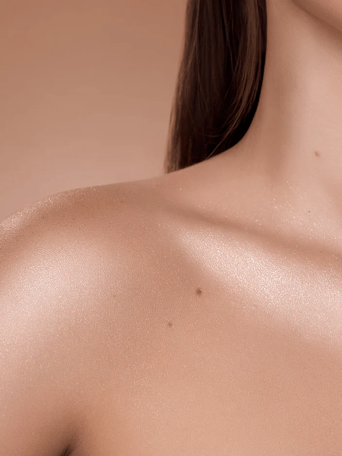Flawless Stay Shimmer Veil Face & Body Highlighter - Image 3