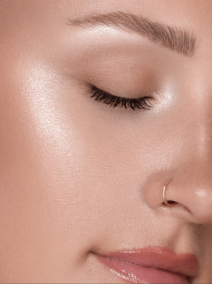 Flawless Stay Shimmer Veil Face & Body Highlighter - Image 4
