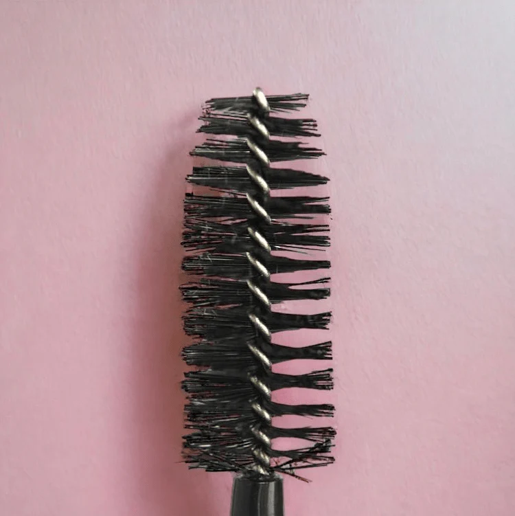 Maxi-Volume - Black 4 en 1 Eyelash Mascara - Image 2
